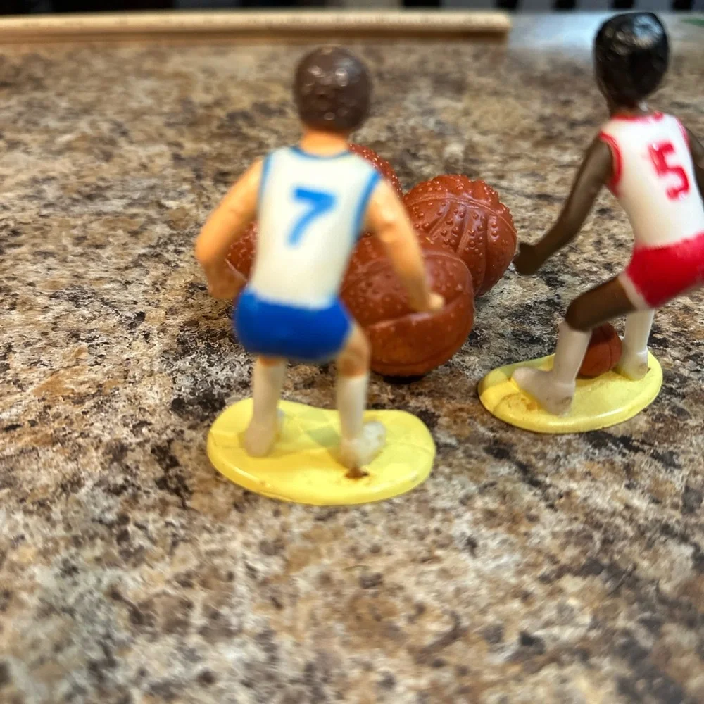 Vintage Basketball Figurines with Basketballs Balls Cake Toppers